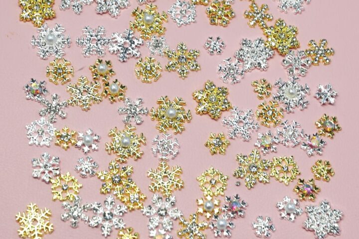 Practical Buyer’s Guide: Silver Gold Snowflake Nail Charms