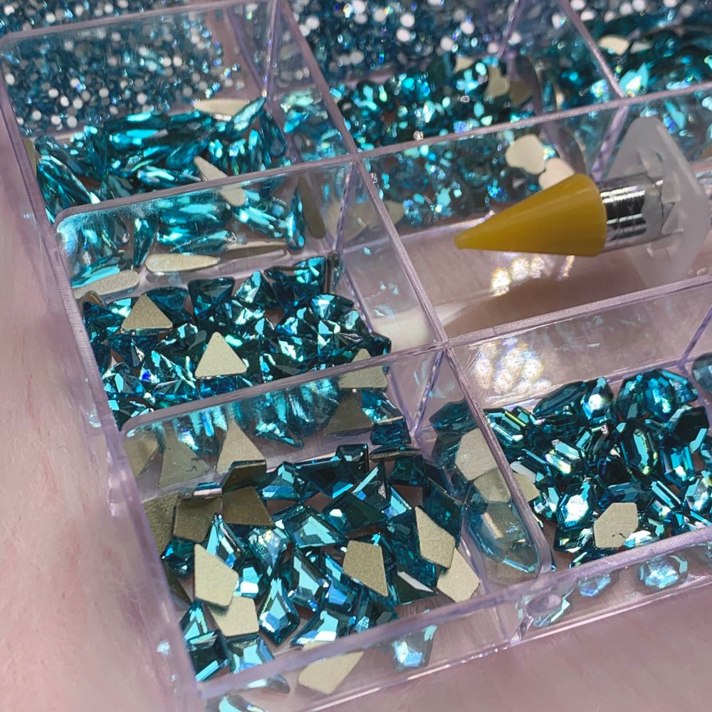 turquoise rhinestone nail kit organizer - 2